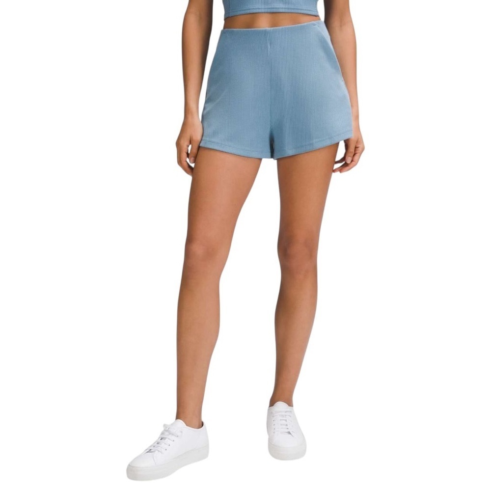 Lululemon Ribbed Softstreme High-Rise Short 2" Blue Sz 6